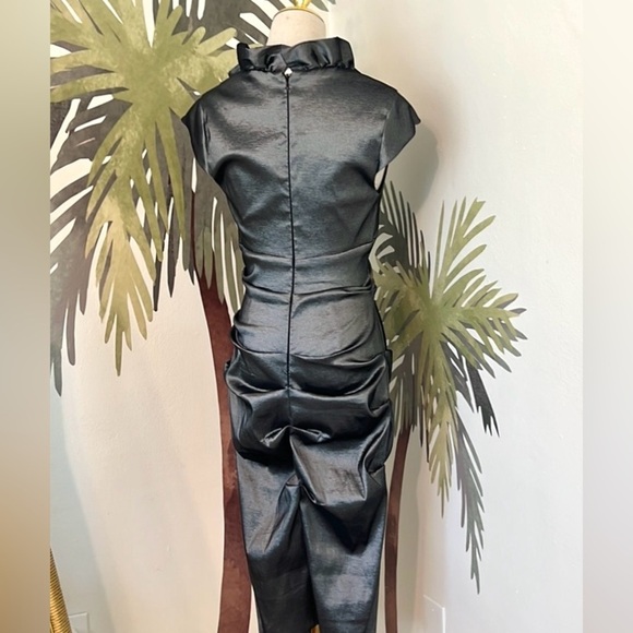 Xscape,Metallic Ruffle Satin Cocktail Silver Elegant Gray Satin Dress,EUC,Size 4 - Picture 3 of 13